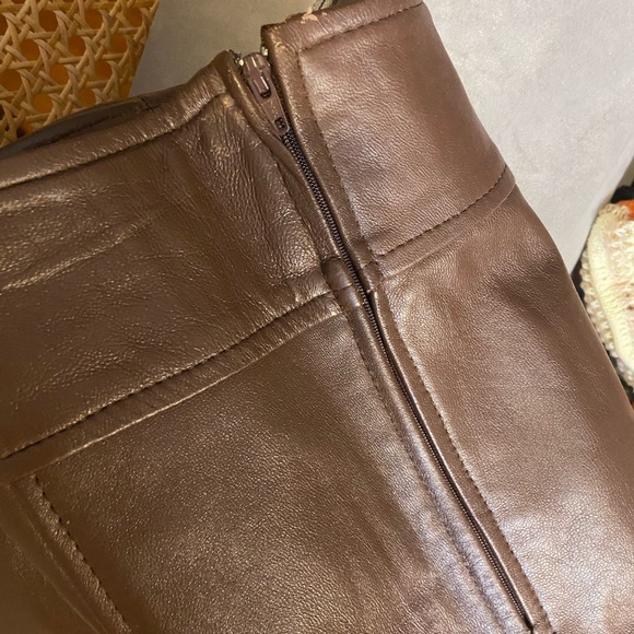 Chic Brown Leather Pencil Skirt - Picture 7 of 9
